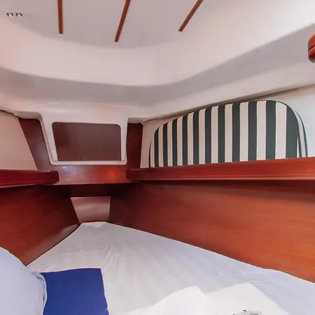 Deliziosa Barca A Vela In Esclusiva Con Parcheggio Gratuito Sanremo