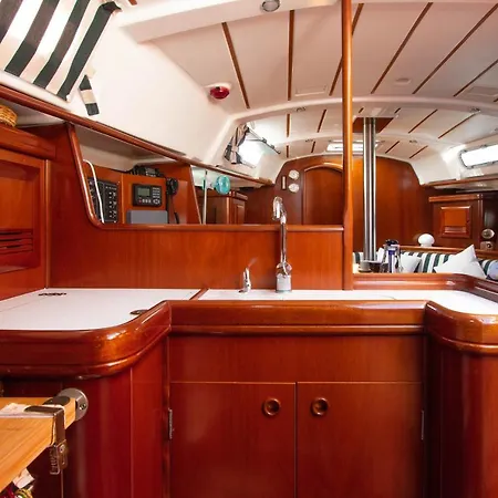 Botel Deliziosa Barca A Vela In Esclusiva Con Parcheggio Gratuito Sanremo
