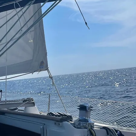 Deliziosa Barca A Vela In Esclusiva Con Parcheggio Gratuito Botel
