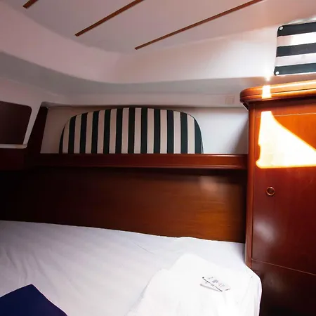 Botel Deliziosa Barca A Vela In Esclusiva Con Parcheggio Gratuito