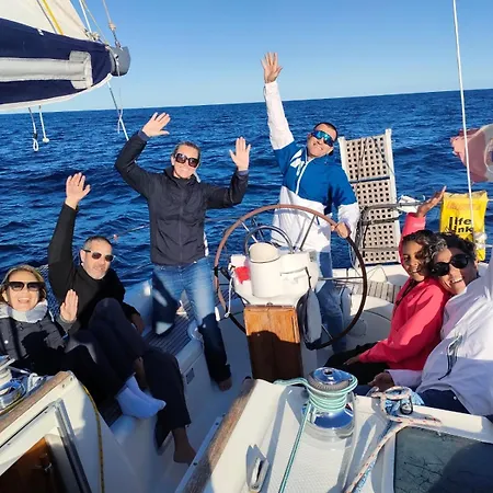 Deliziosa Barca A Vela In Esclusiva Con Parcheggio Gratuito Botel Sanremo